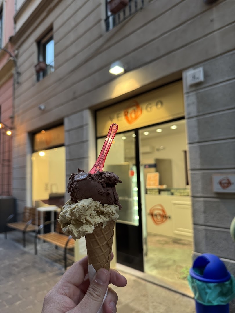 Gelateria Vertigo: appetizing product with venue background