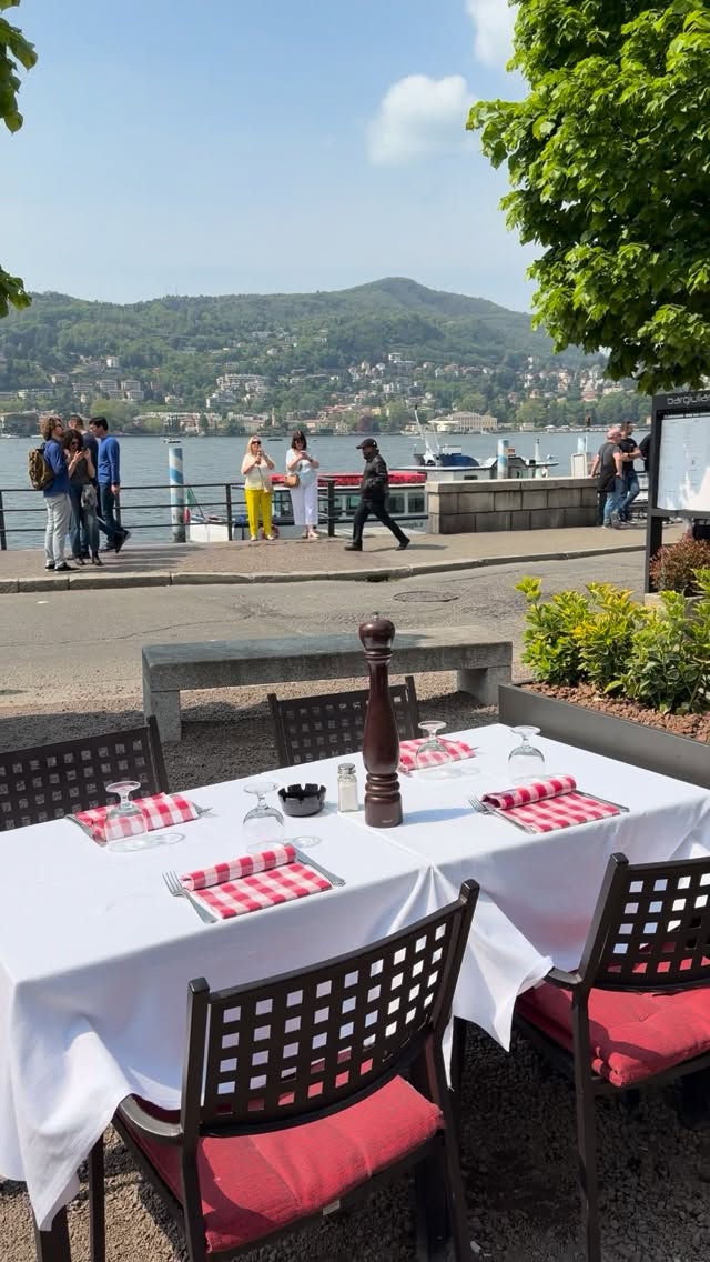 Nennè in Trattoria: inviting outdoor dining atmosphere