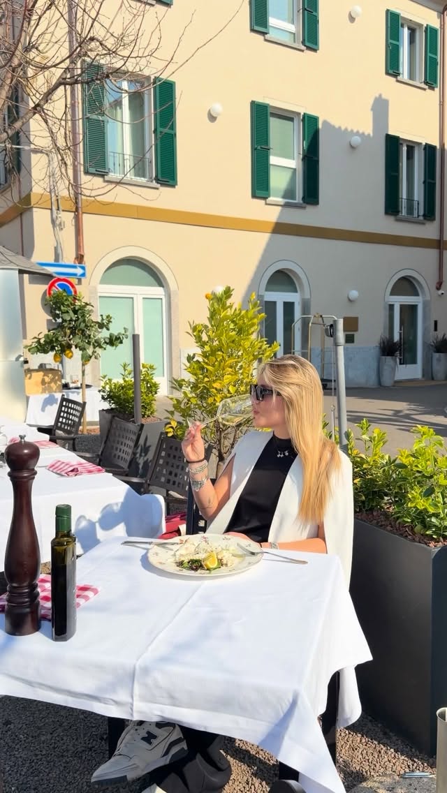 Nennè in Trattoria: inviting outdoor dining atmosphere