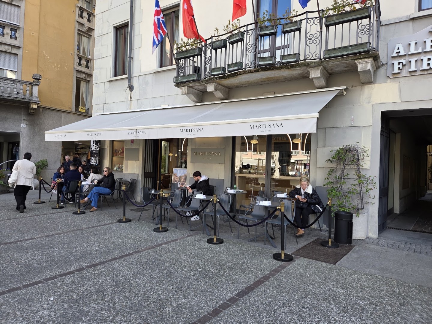 Pasticceria Martesana: clear, professional exterior shop photo