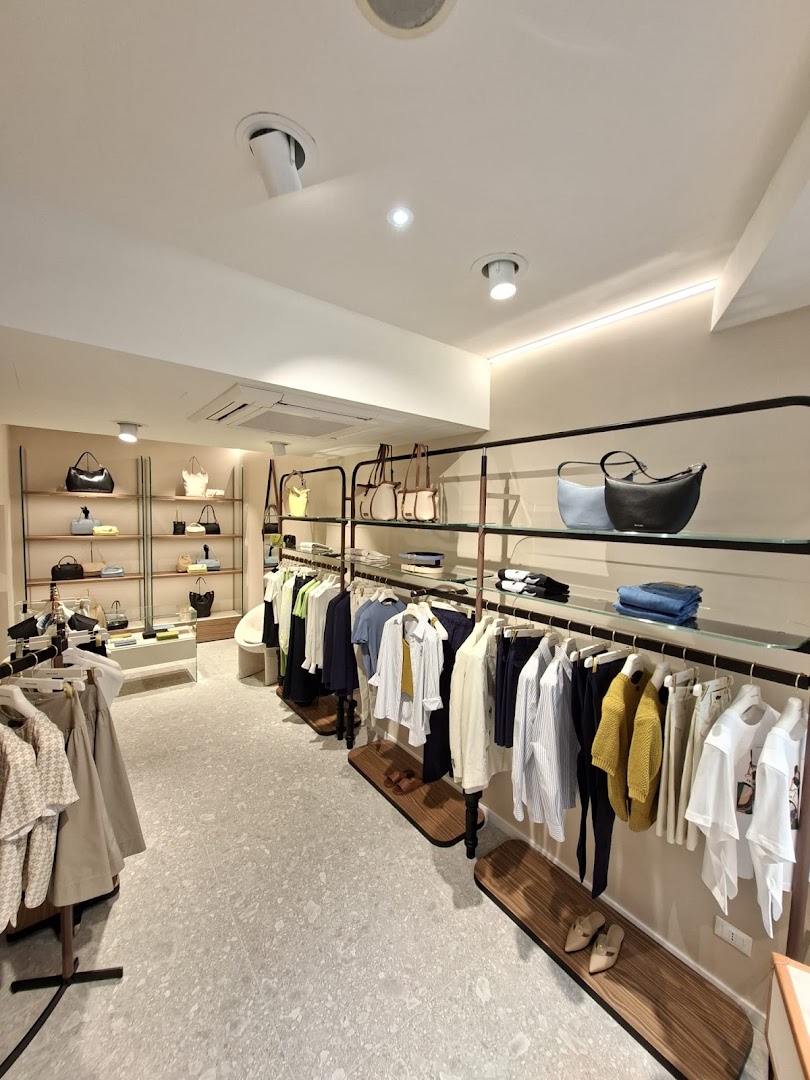 Trussardi Boutique Como: clear, professional shop interior display