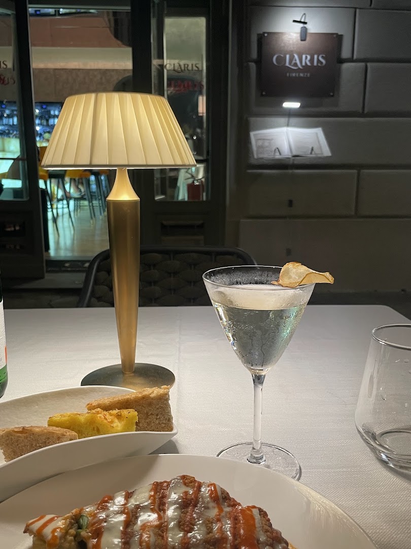 Claris: appealing restaurant atmosphere and food