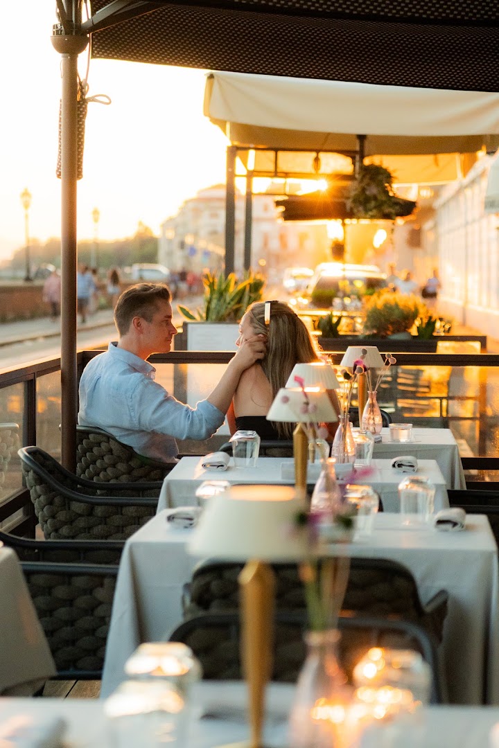 Claris: beautiful atmosphere and professional photography