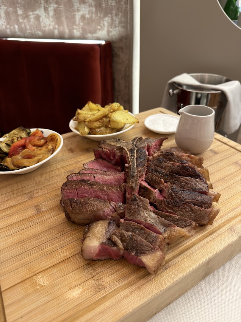Claris: appetizing, high-quality food photography