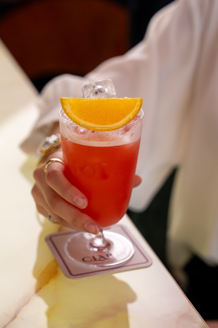 Claris: high quality professional cocktail photo