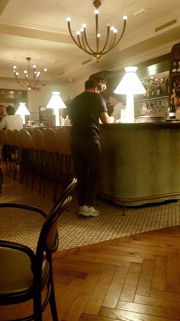 Enoteca Violetta: inviting bar atmosphere