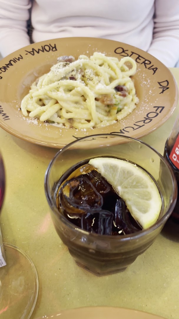 Osteria da Fortunata: appetizing food and drink presentation
