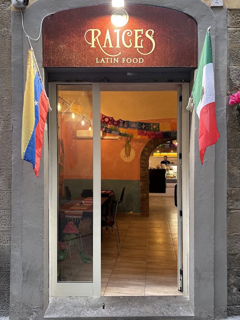 Raíces Latin Food: clear, inviting exterior restaurant shot
