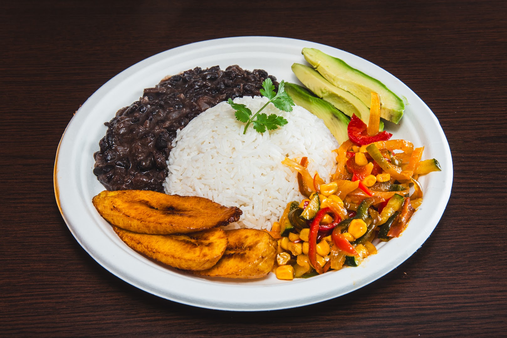 Raíces Latin Food: appetizing, high-quality food photography