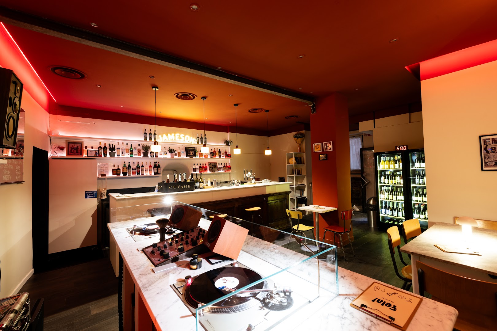 Fela: clear, professional interior shot