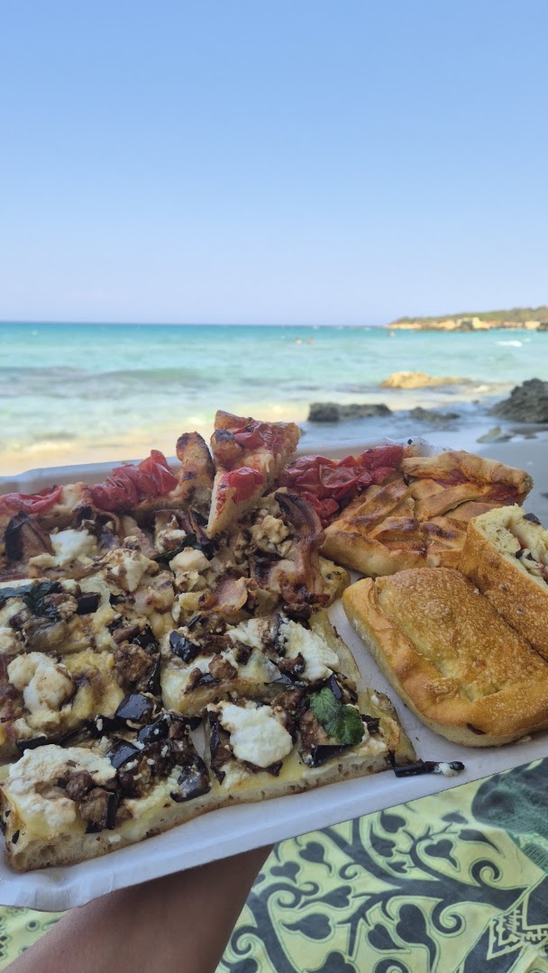 Boulangerie di Lecce: appetizing food with scenic background