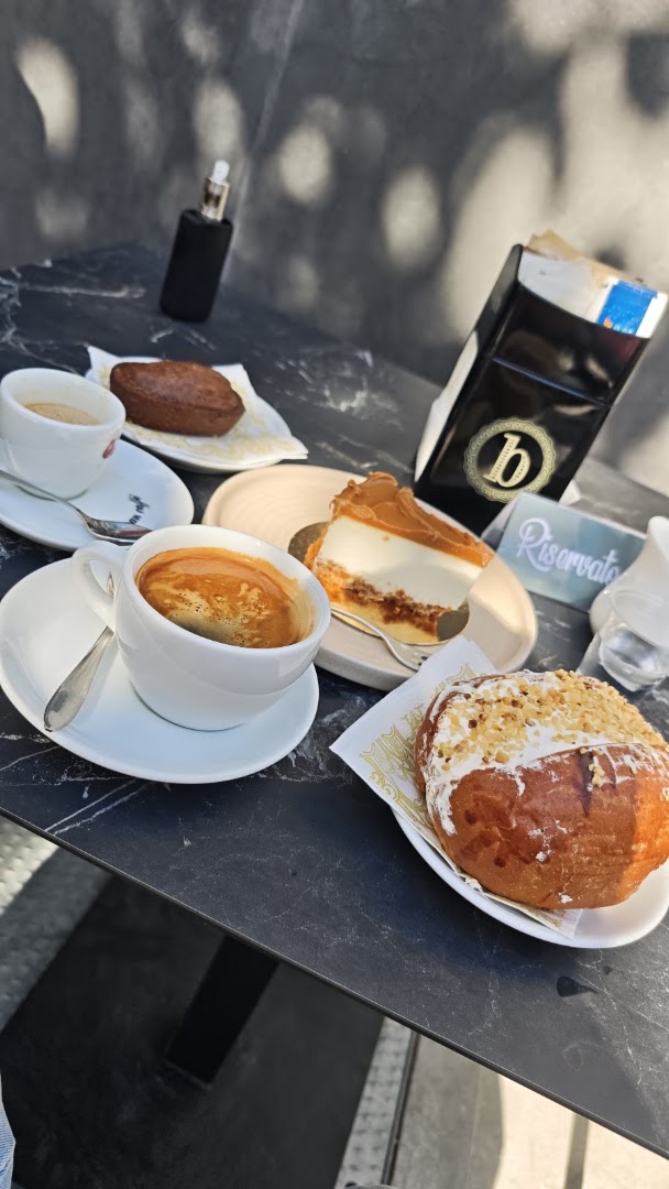 Boulangerie di Lecce: appetizing breakfast spread photo
