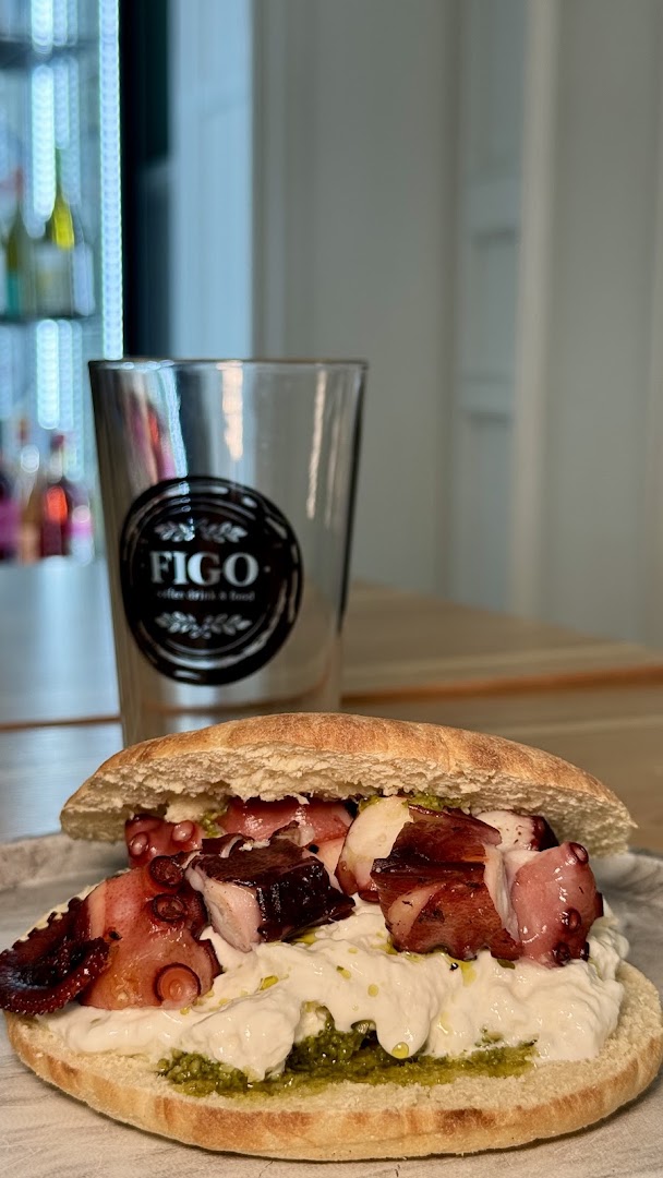 Figo: appetizing food and branded glass