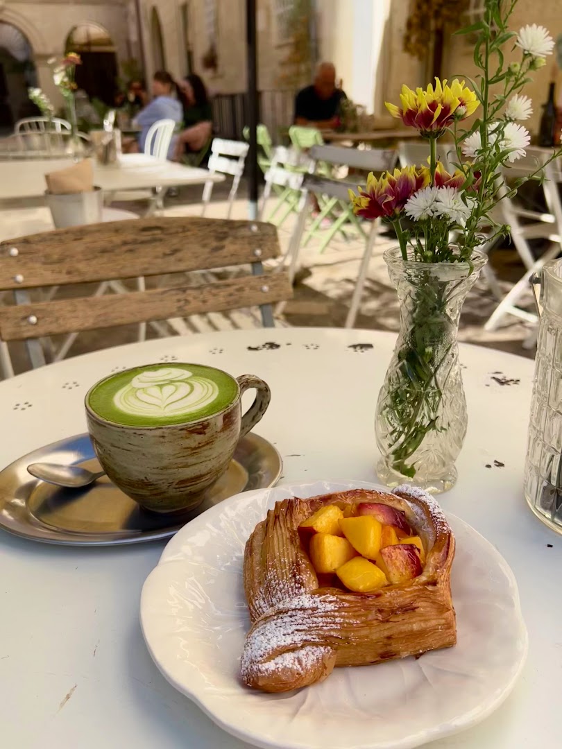 Filiera Café: appealing breakfast and cafe atmosphere