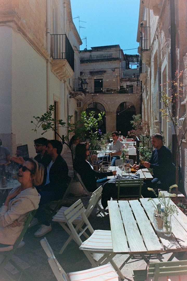 Filiera Café: inviting atmosphere of outdoor seating
