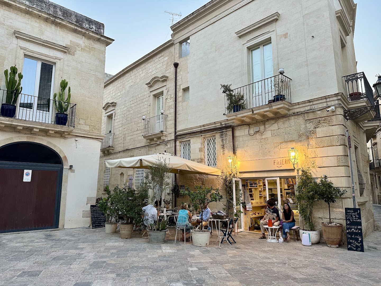 Filiera Café: inviting atmosphere and clear exterior