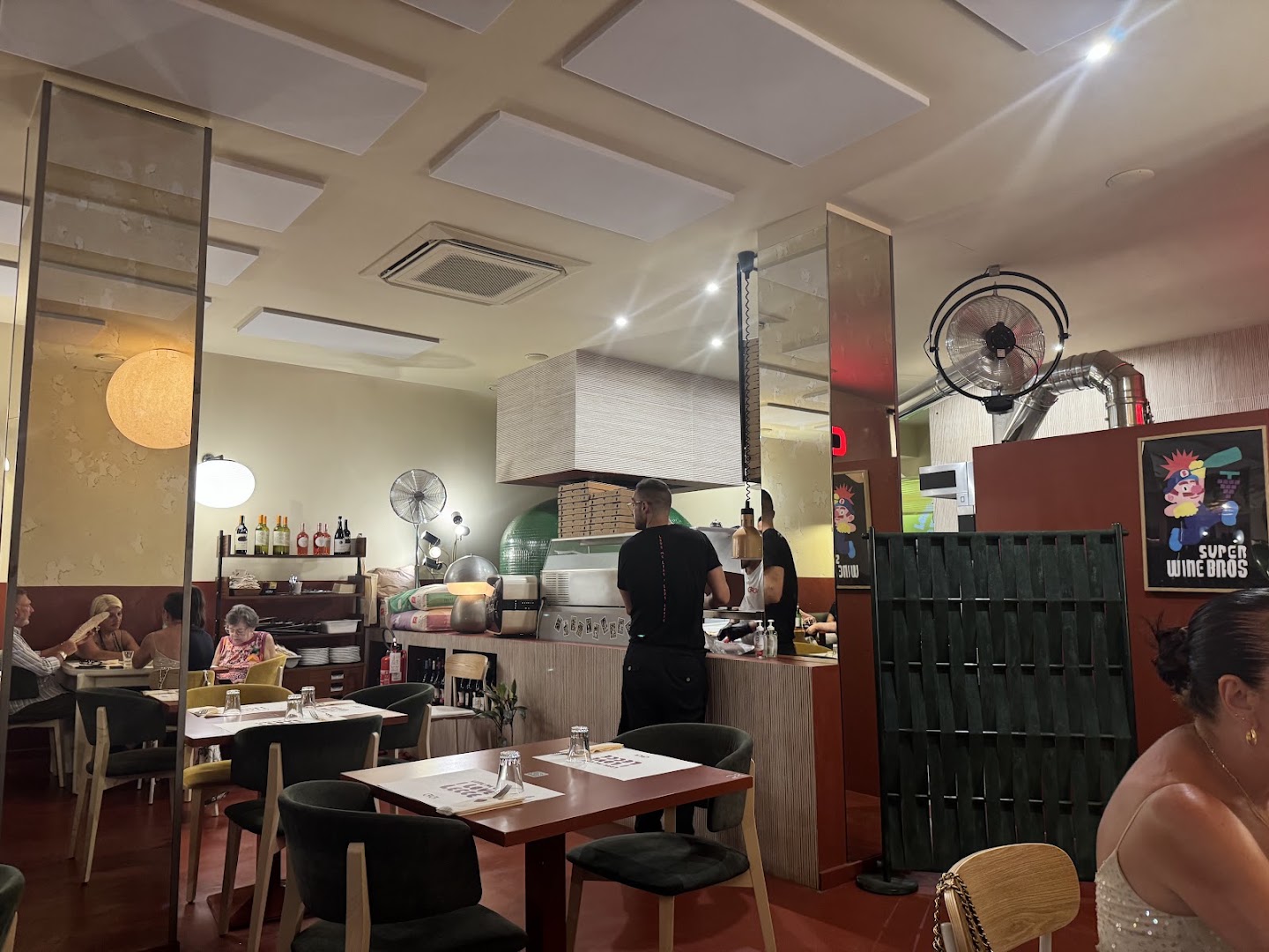 Gigi Vera Pizza: clear shot of restaurant interior