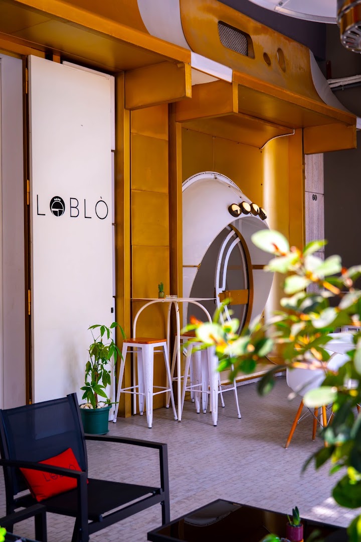 Loblò: attractive, professional shot of venue