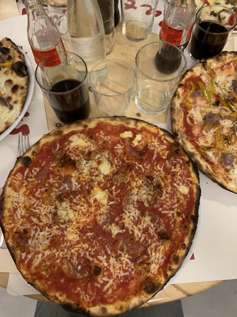 Loop Pizza Croccante: appetizing photo of restaurant food