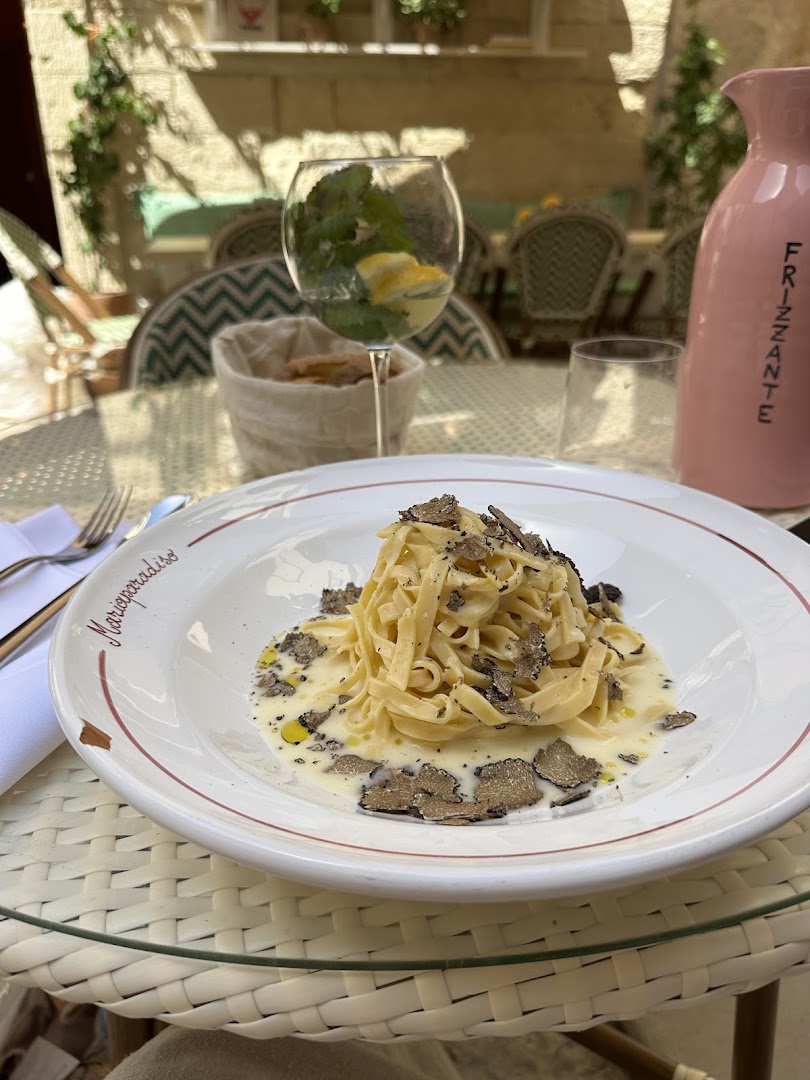 Mariaparadiso: appetizing food photo in setting