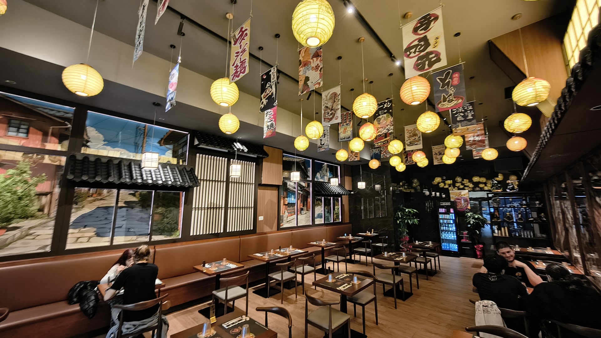 Toro Ramen Lucca: high quality interior atmosphere shot