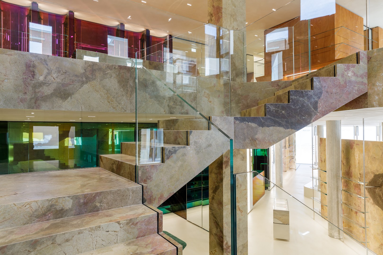 Anteprima: professional interior shop photography