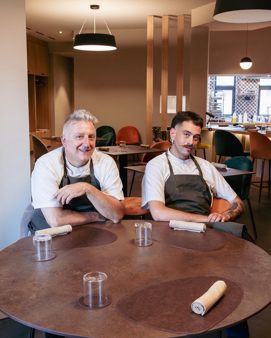 Ombrae: professional staff portrait in venue