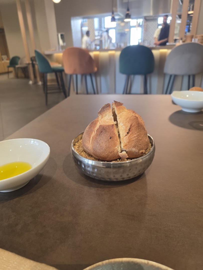 Ombrae: appetizing food photo in venue