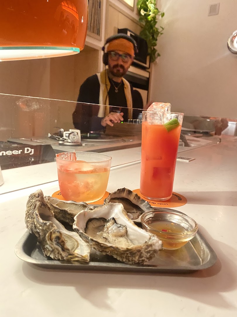 Lento Hi-Fi: atmosphere, drinks, and food