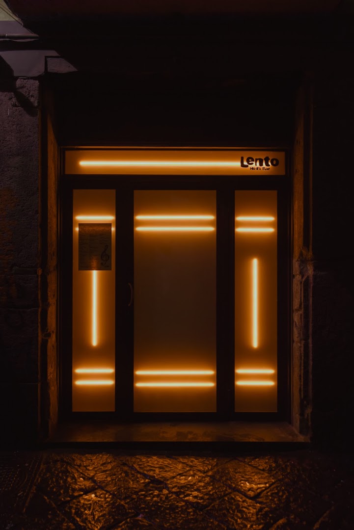 Lento Hi-Fi: atmospheric shot of venue entrance