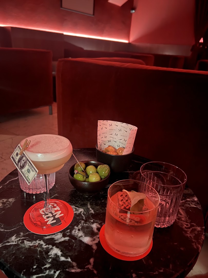 Moby D: appealing shot of bar drinks