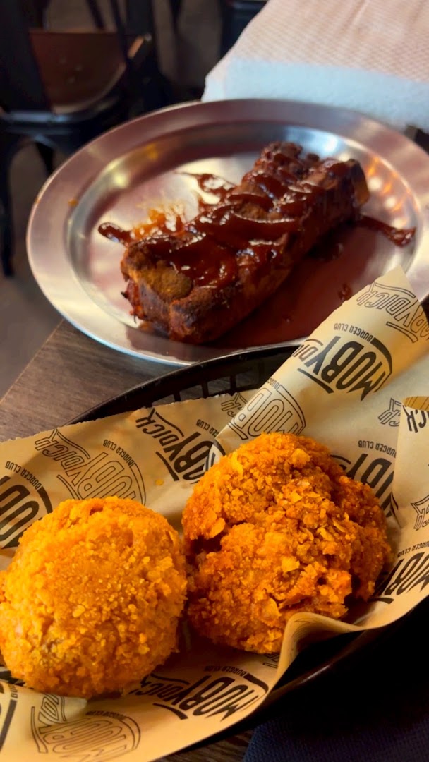 Moby D: appetizing food photo for venue