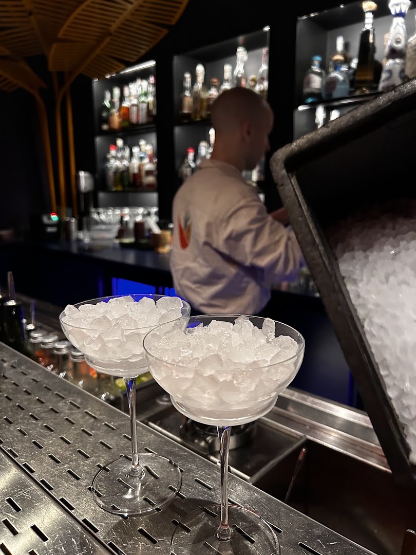 Rosita: professional shot of bar atmosphere