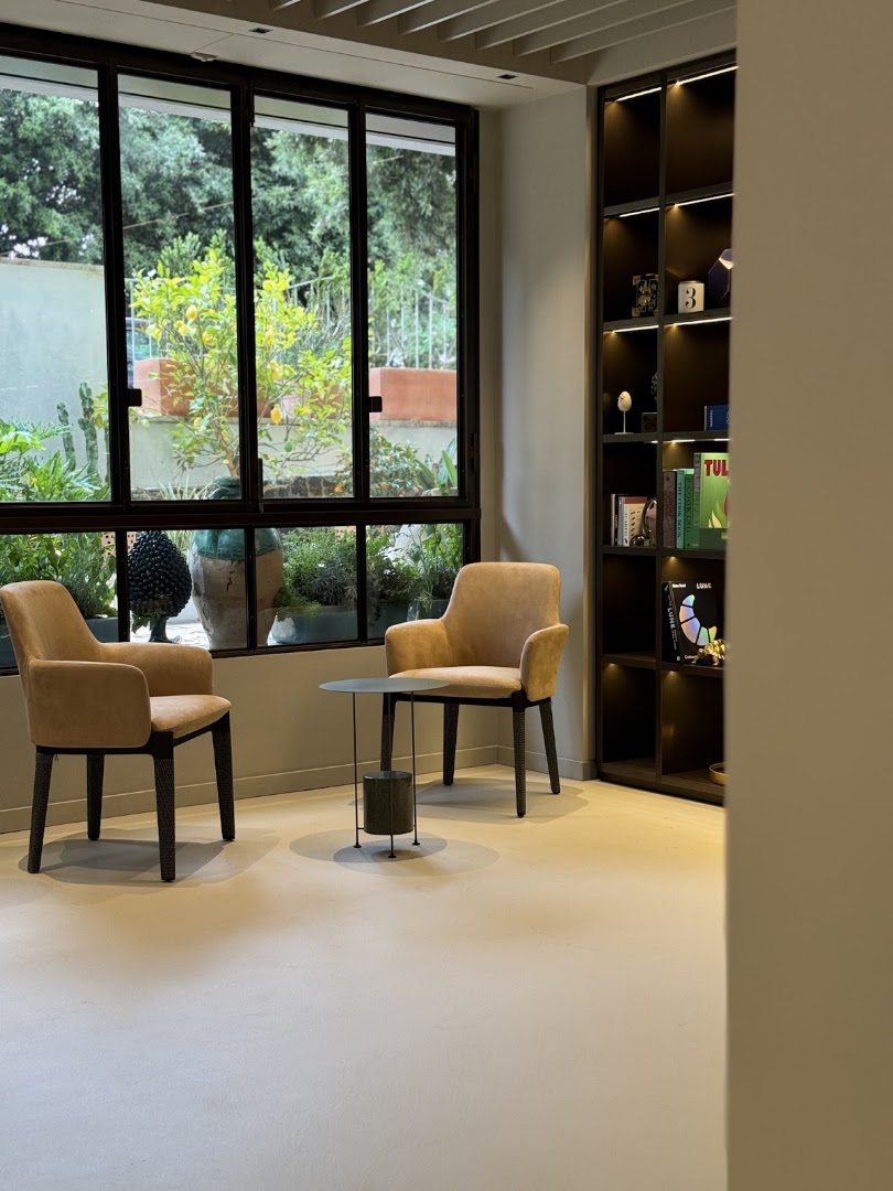 To Live: professional interior shot of venue