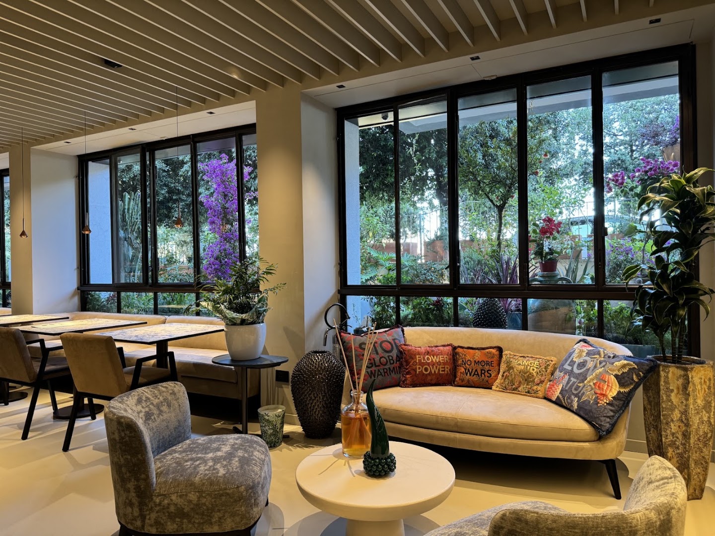 To Live: inviting and professional interior shot