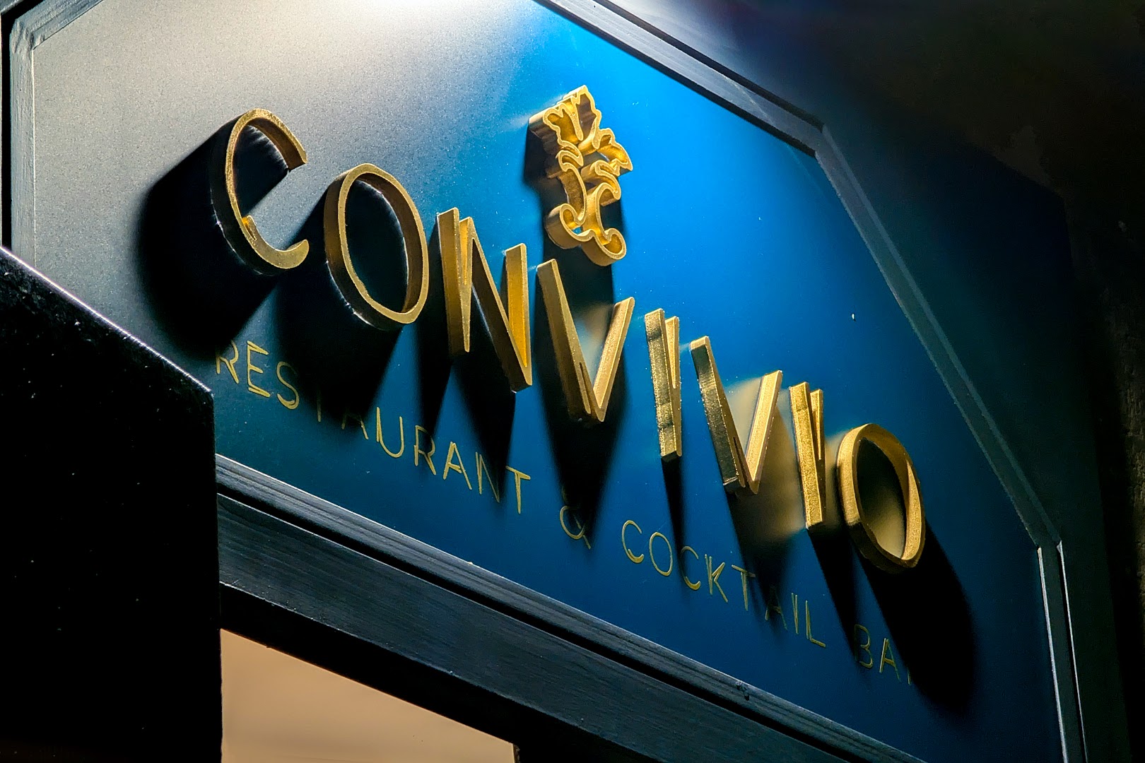 Convivio: professional signage photo