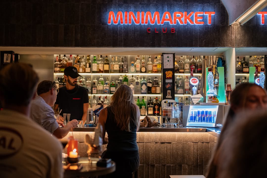 Minimarket: clear, professional shot of atmosphere