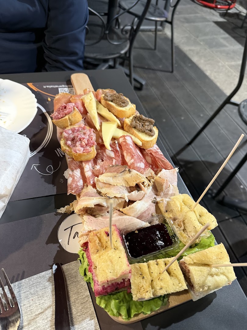 La Dogana: appetizing food presentation
