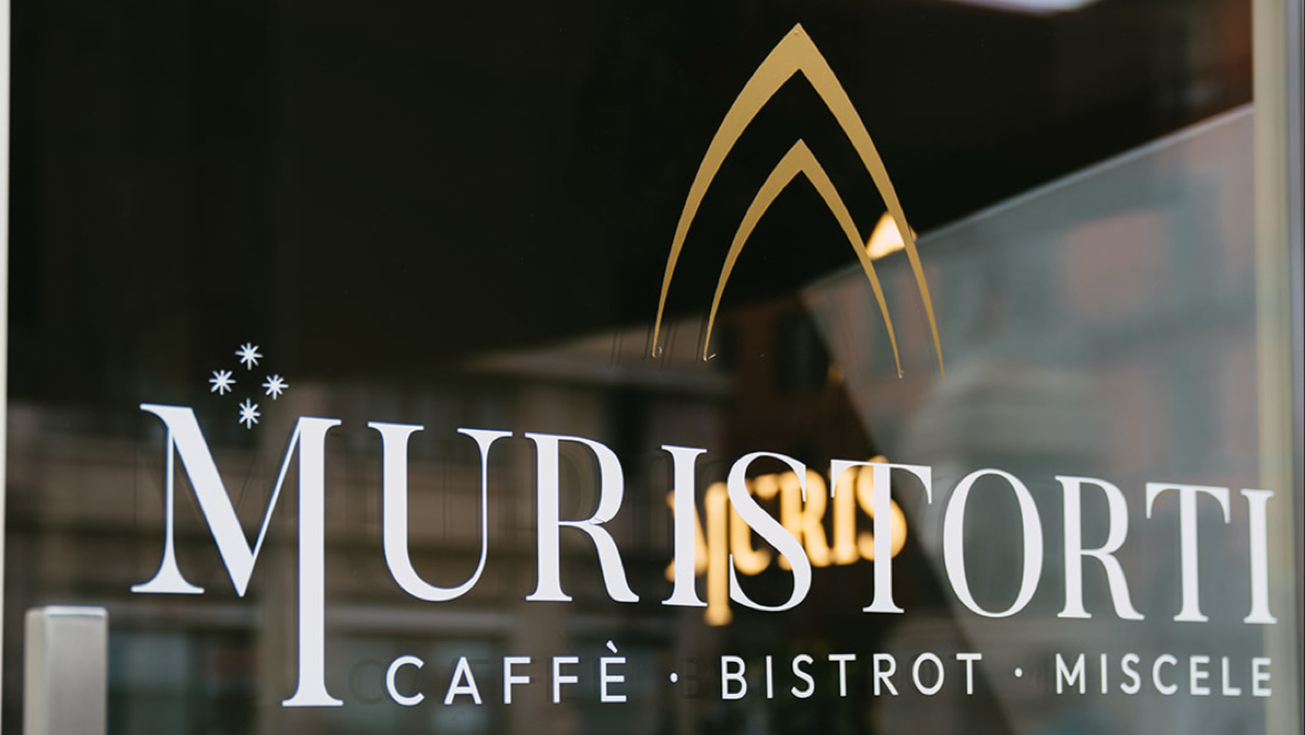 Muri Storti: clear branding of the venue