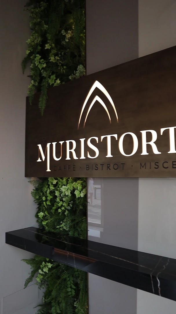 Muri Storti: professional signage photo of venue