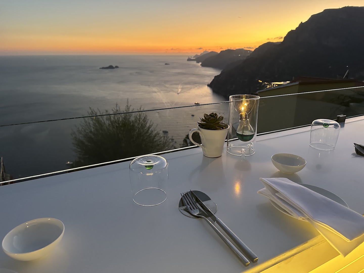 Il Rifugio dei Mele: beautiful restaurant terrace sunset view