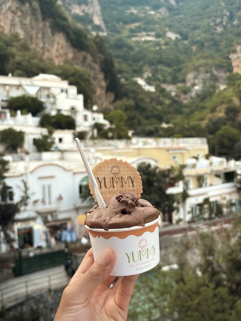 Yummy Gelato & Pastry: appealing product photo with scenery