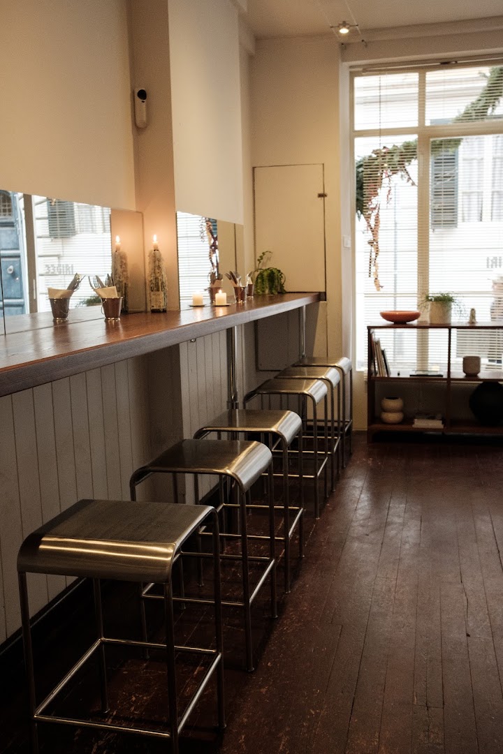 33 Giri: clear, inviting interior atmosphere