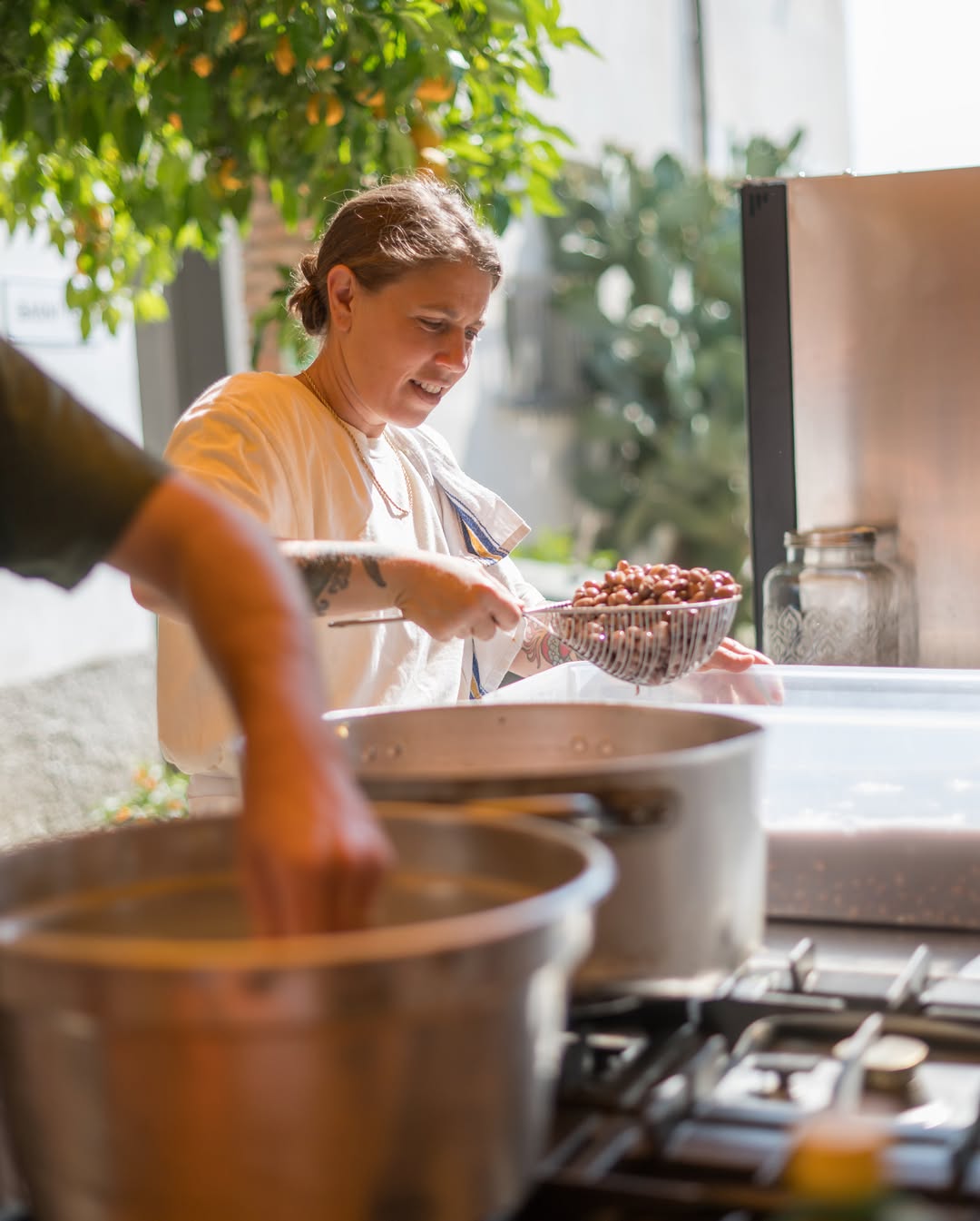 Luna: professional photo of staff cooking