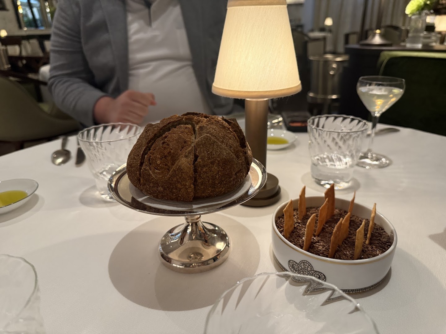 Viride: appetizing food presentation and atmosphere