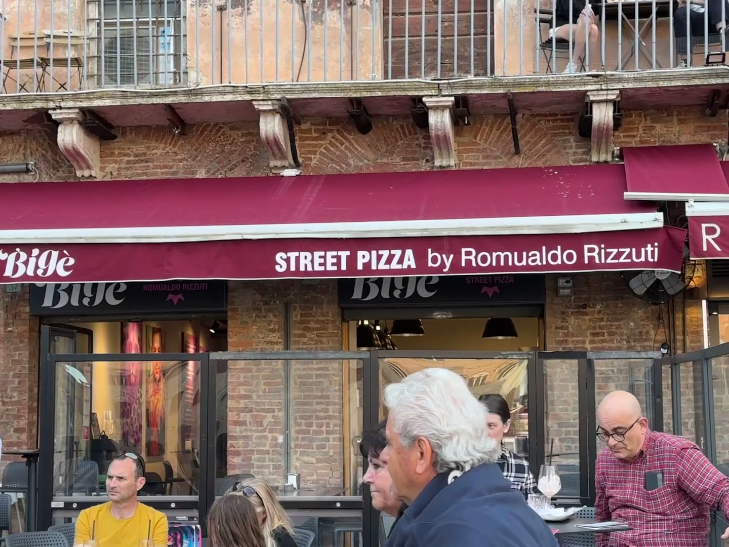 Bigè - Street Pizza: clear view of restaurant exterior