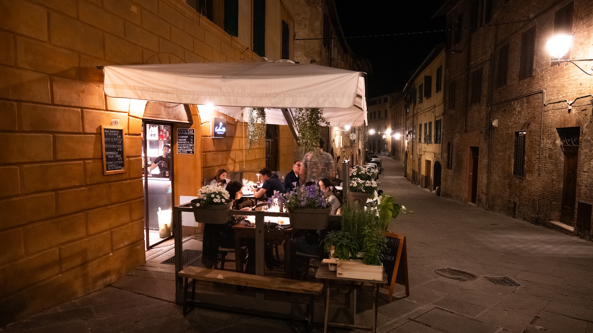 Cantina Hi-Fi: inviting atmosphere of the venue