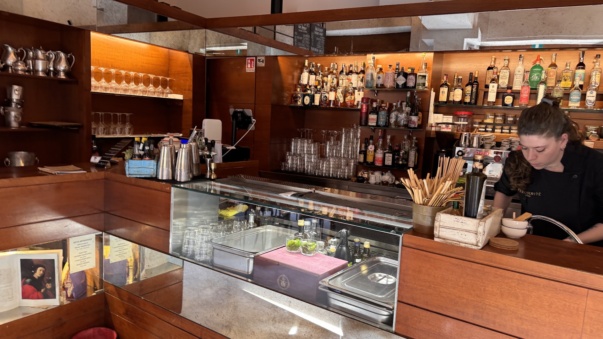 Margherité: professional shot of bar interior