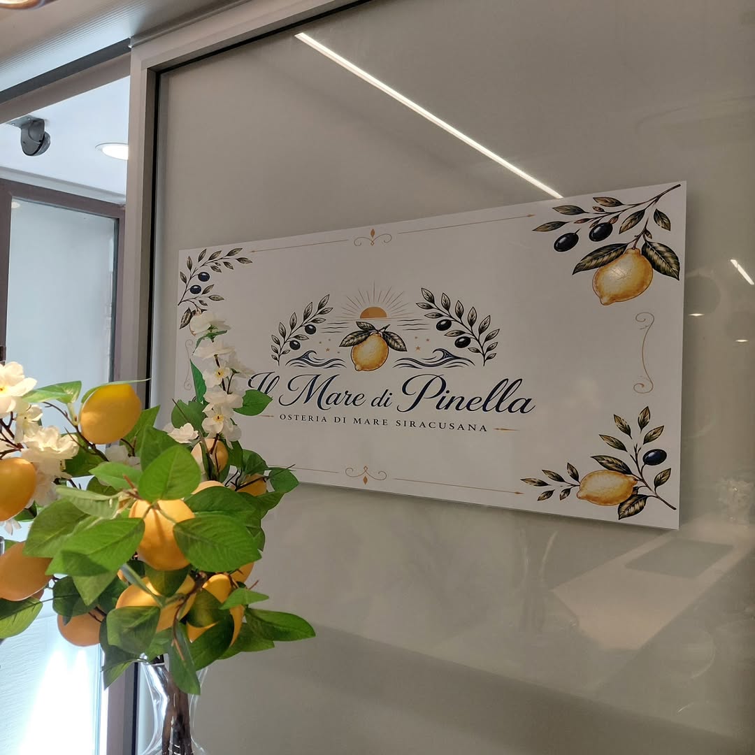 Il Mare di Pinella: clear, professional restaurant signage photo