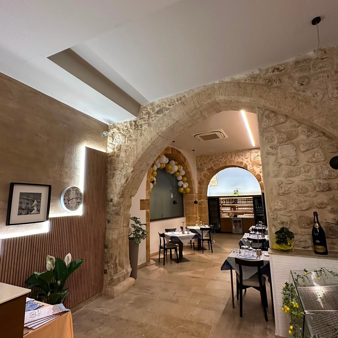 Il Mare di Pinella: attractive interior with nice lighting